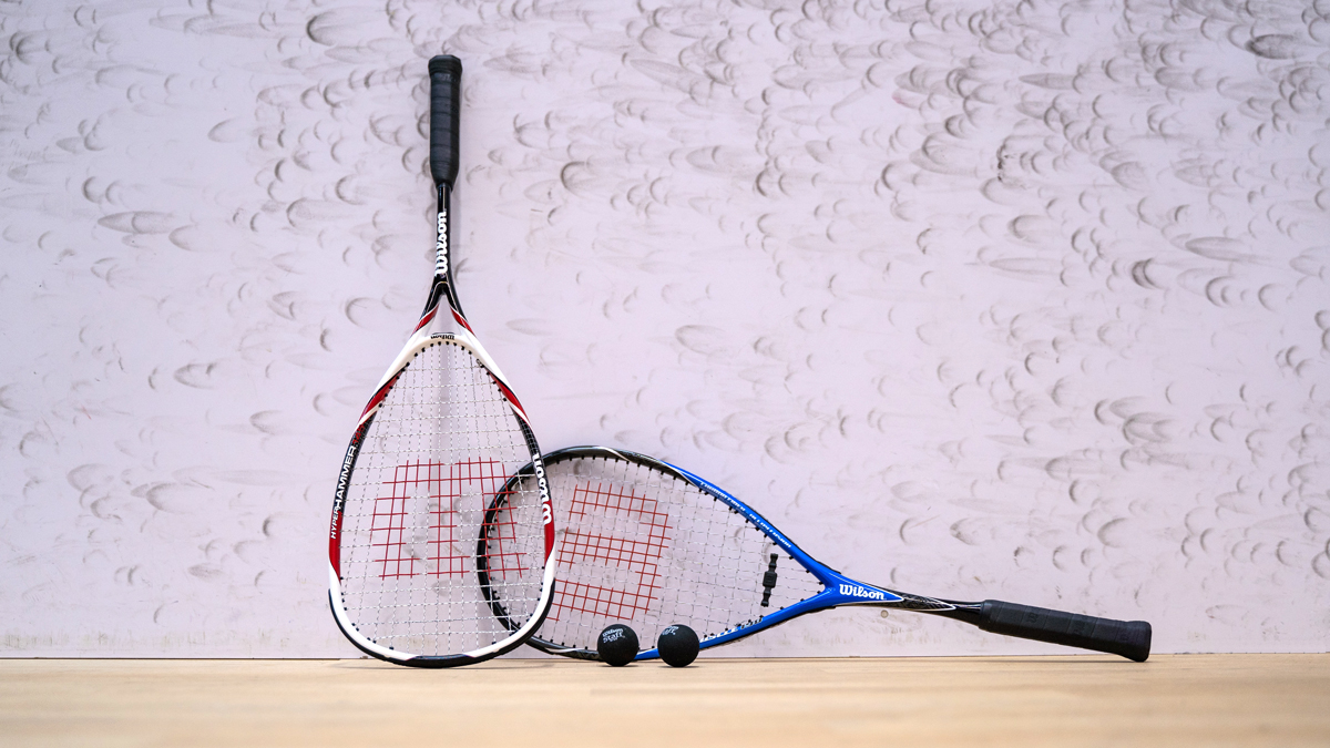 Reciteren entiteit onhandig Choosing a Squash Racket & Balls | sportisimo.com