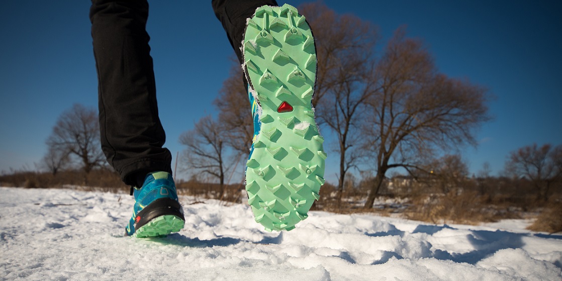 Chce to běh a nohy v teple. Jak se vybavit na běhání v zimě?