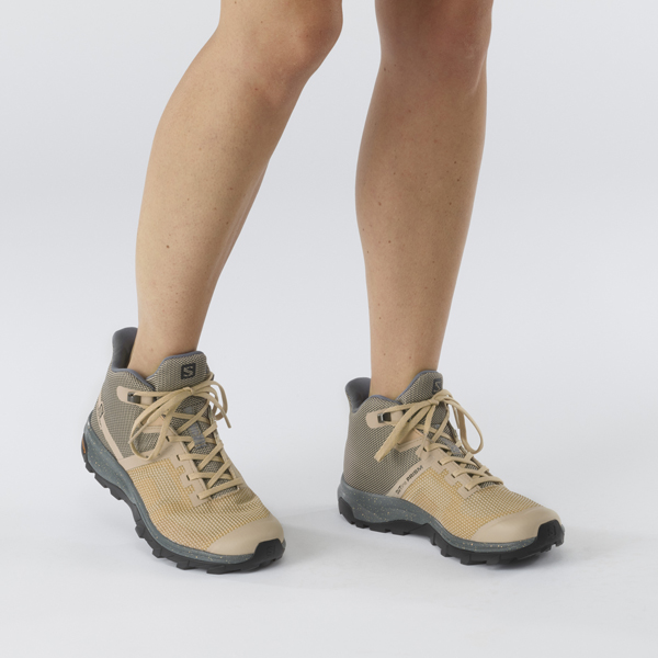 Women’s trekking shoes