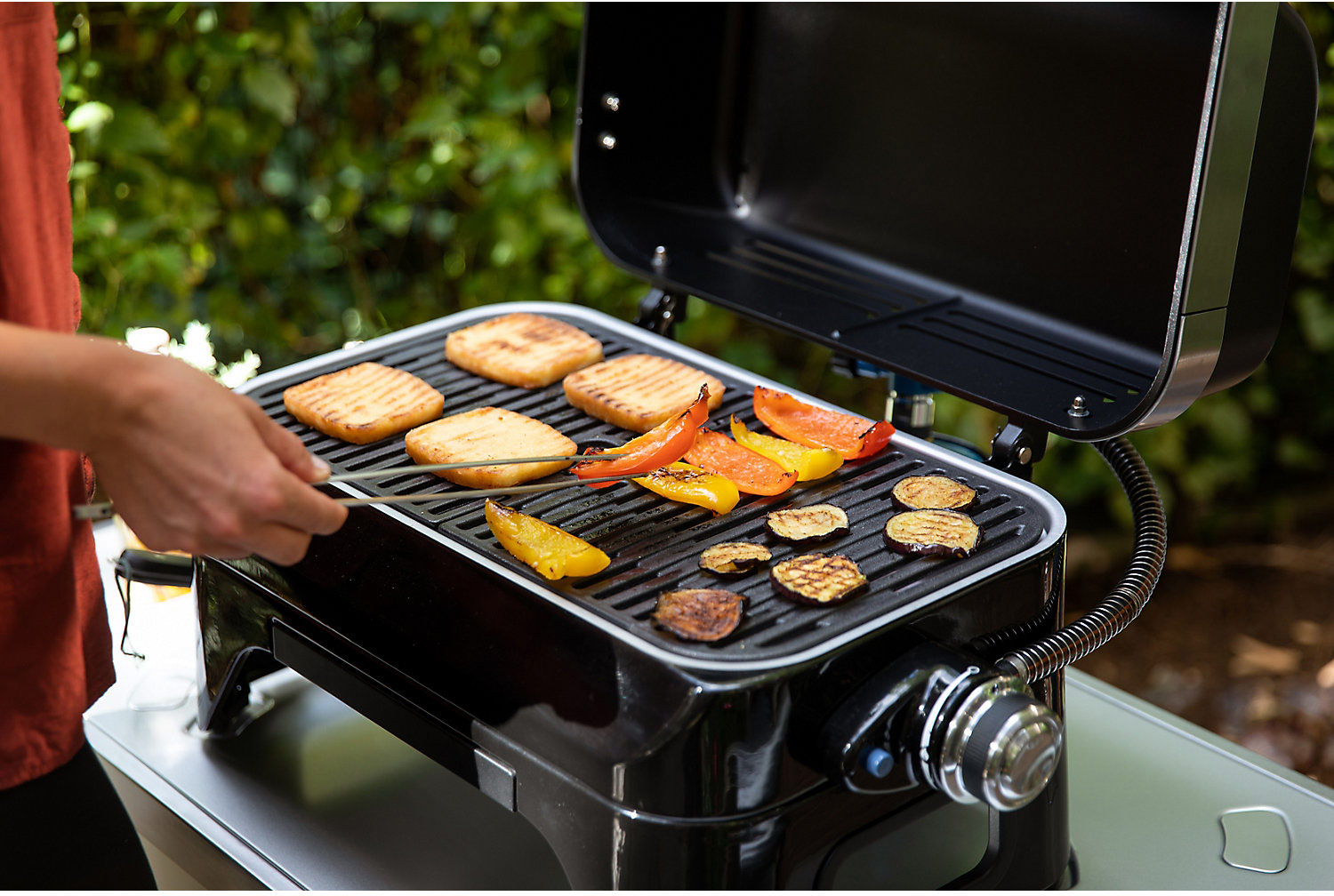 Gas grill cooker