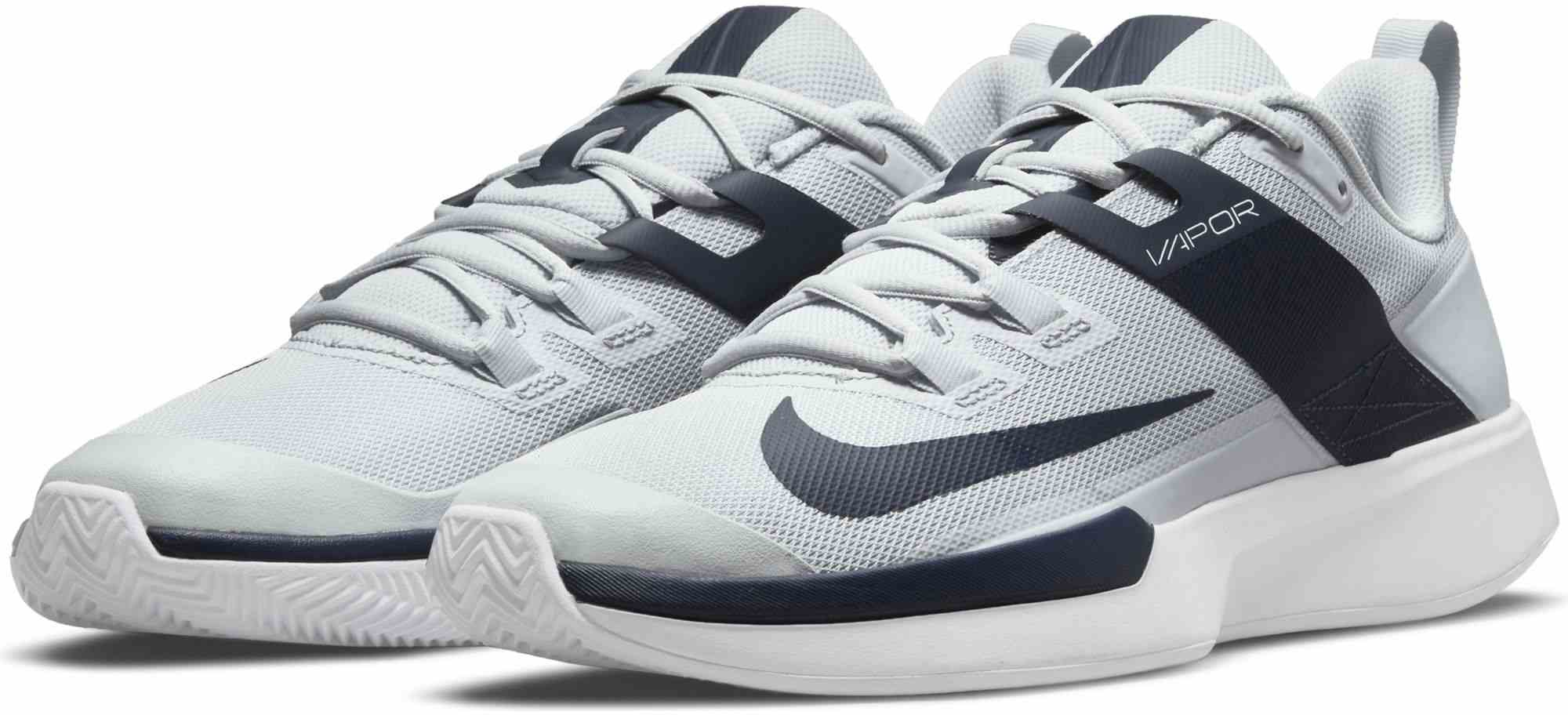 Men’s tennis shoes