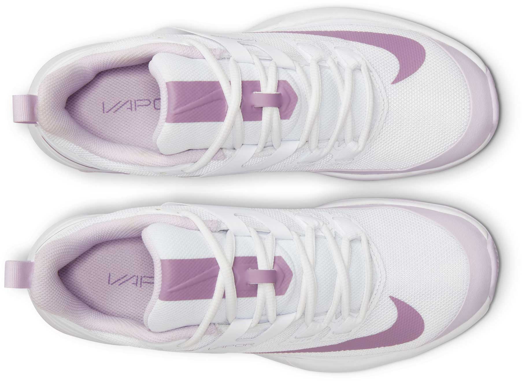 Women’s tennis shoes