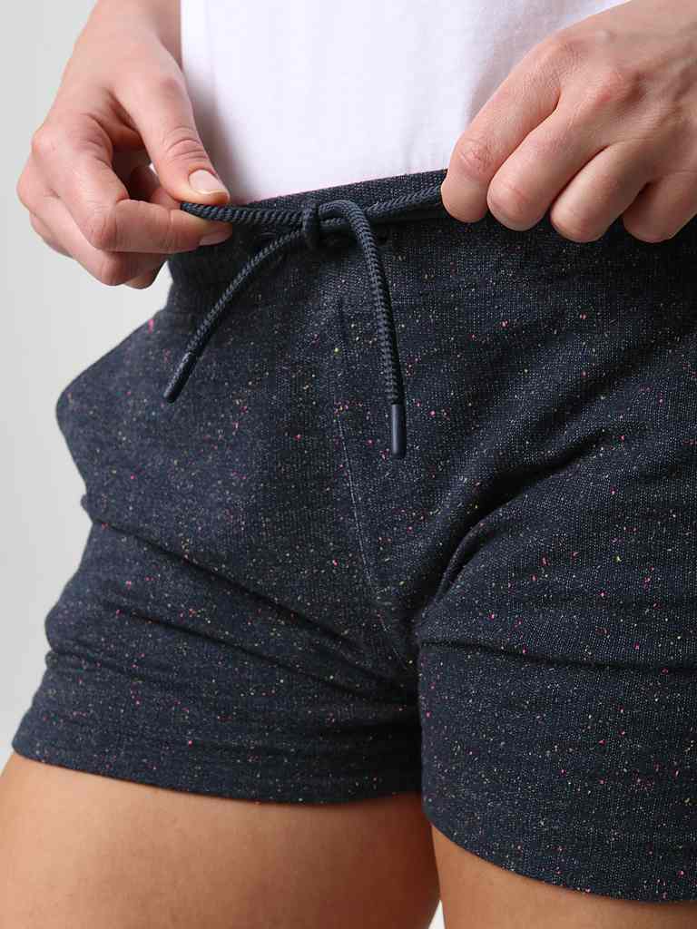 Pantaloni scurți pentru femei