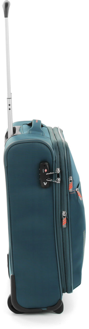Малък куфар подходящ за  ръчен багаж в самолет
