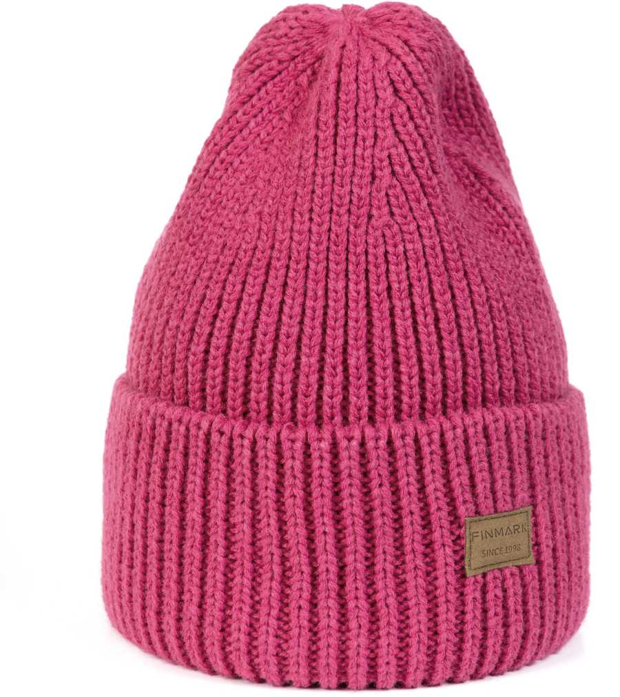 Дамска плетена шапка за зимата
