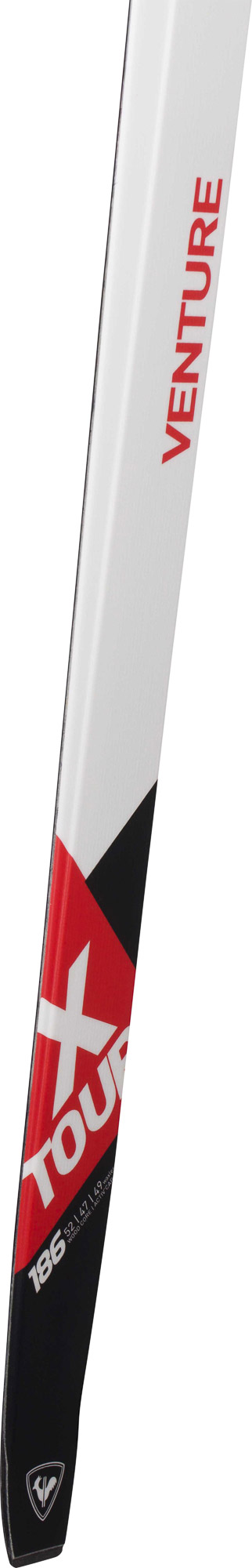 Classic style Nordic skis with climbing support