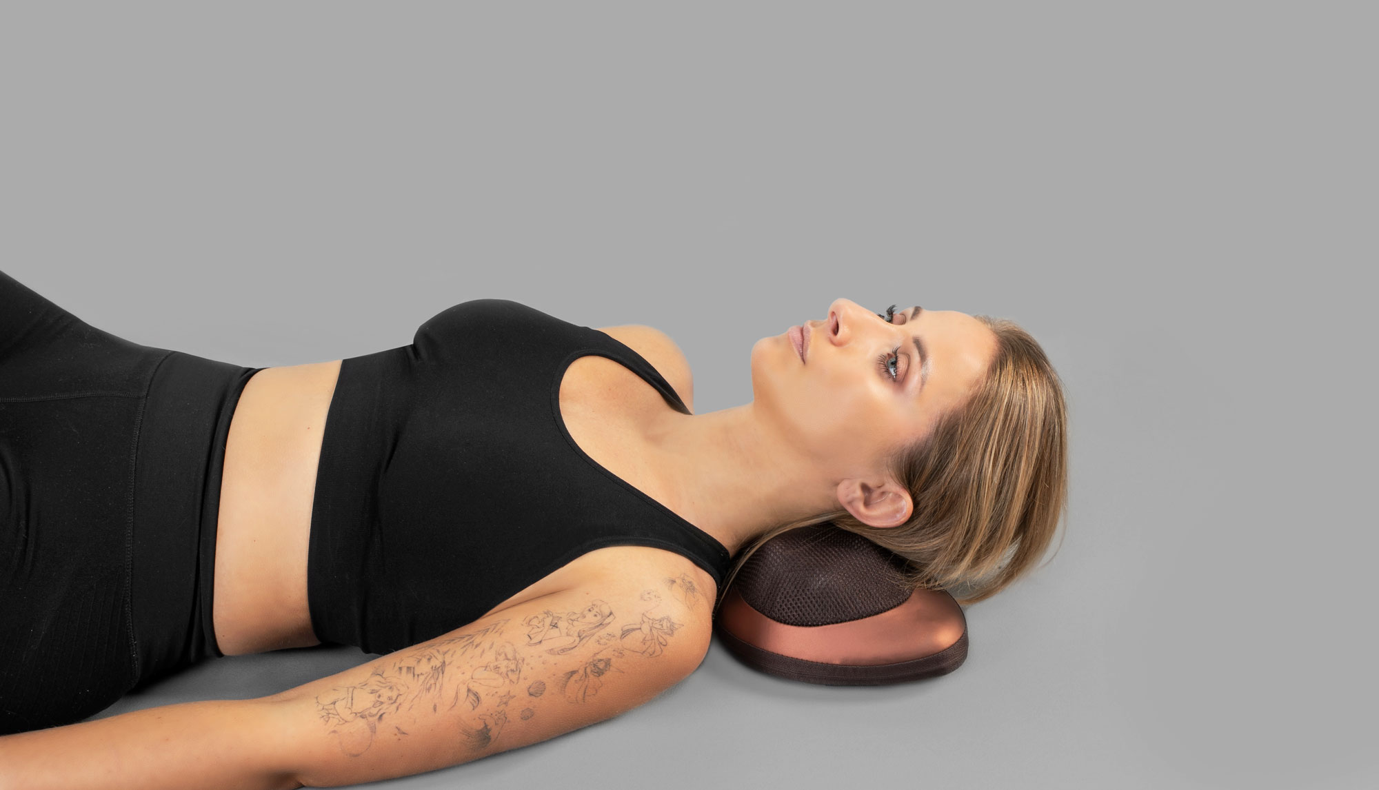 Multifunctional massage pillow