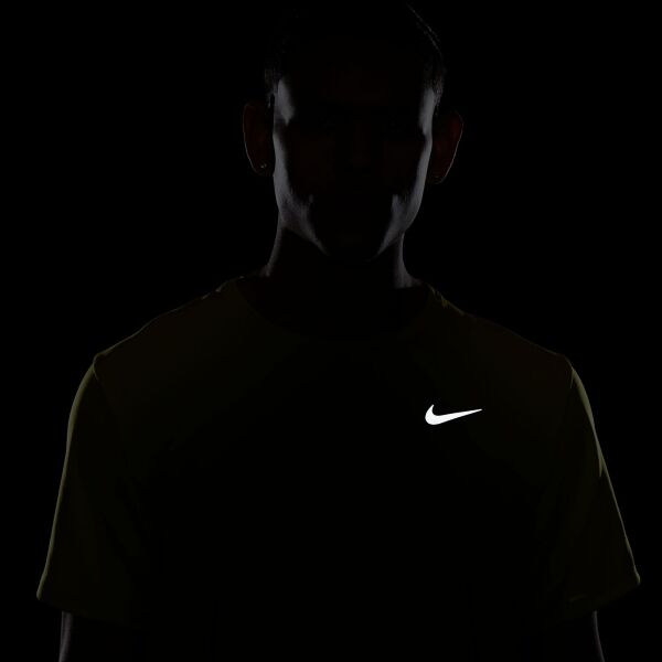 Nike NK DF UV MILER SS Férfi Póló Edzéshez, Fényvisszaverő Neon, Veľkosť XL