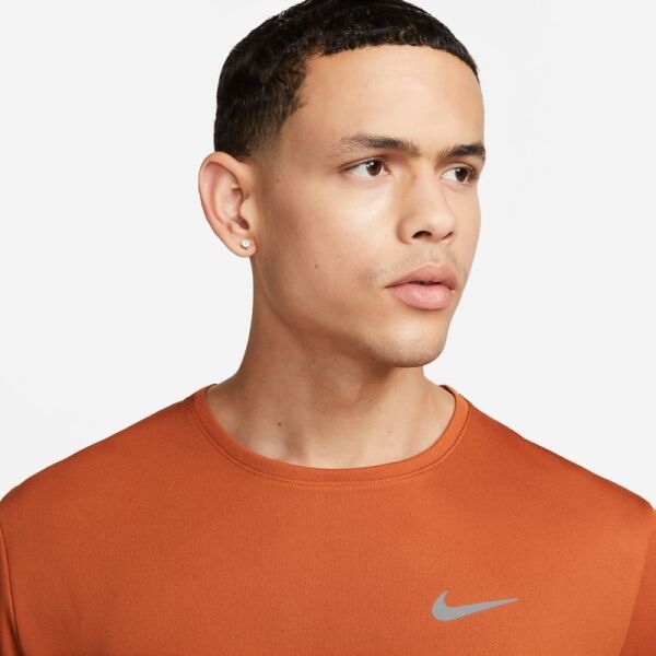 Nike NK DF UV MILER SS Herren Trainingsshirt, Orange, Größe XL