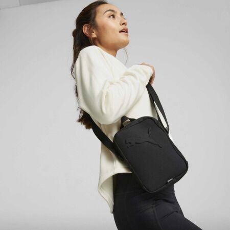 Дамска чанта с презрамка през рамото