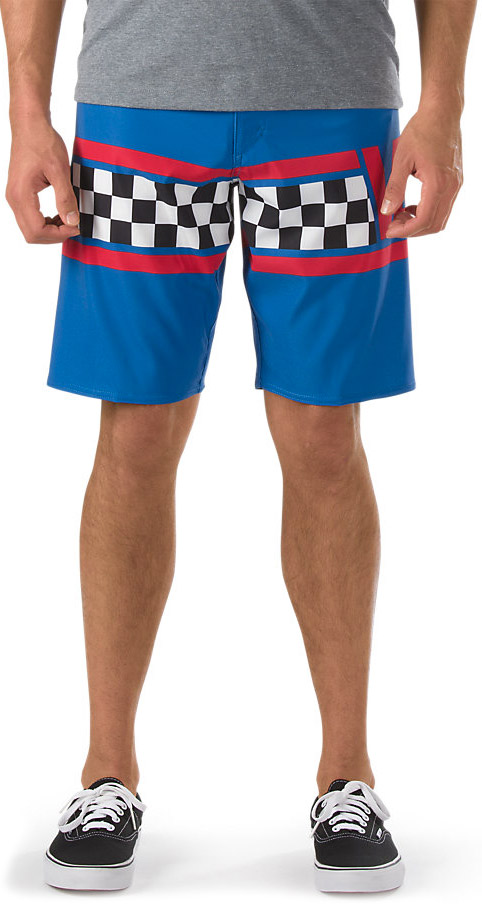 GETTING CRIT - Stylish men’s board shorts