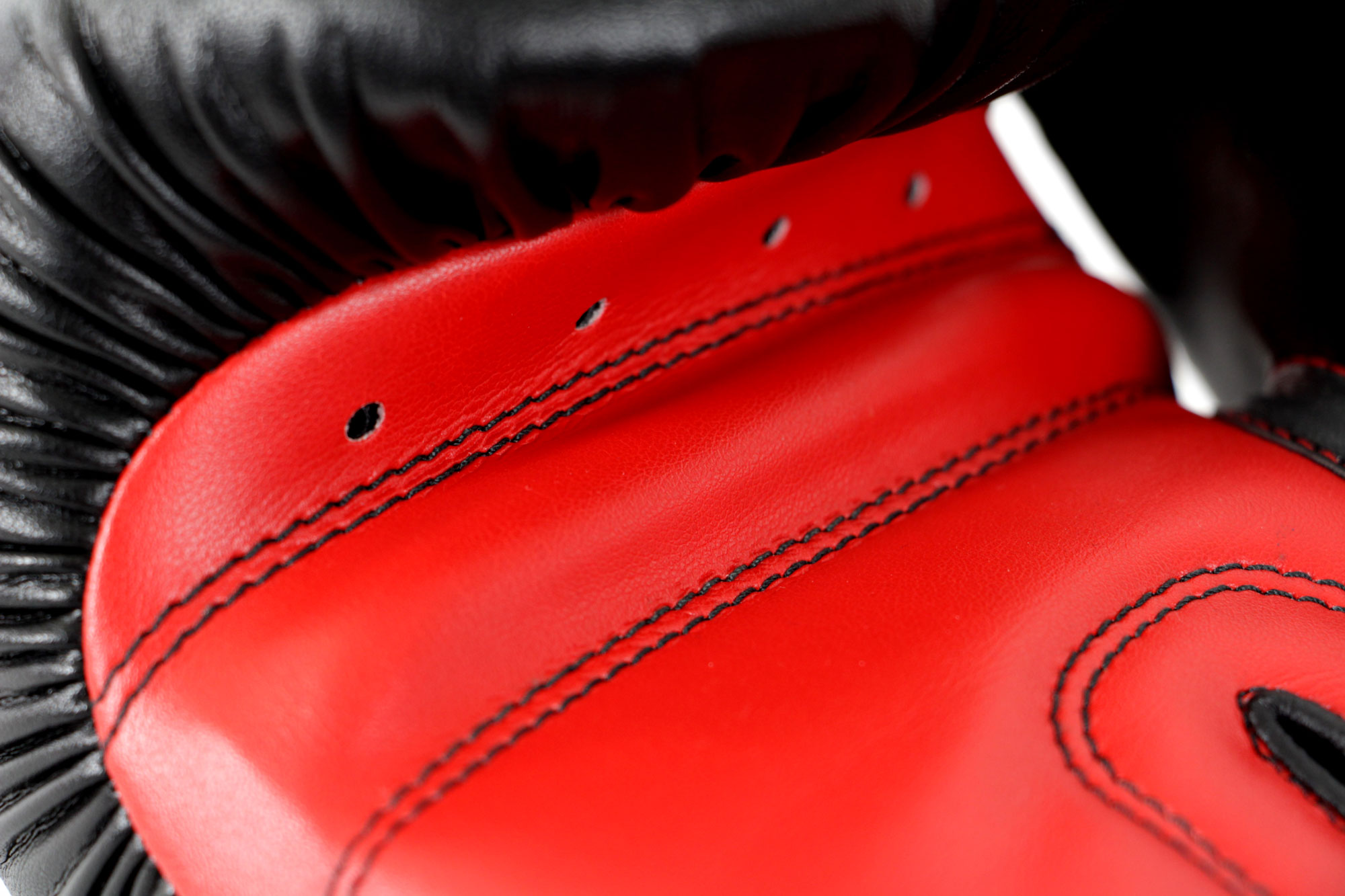 Боксьорски ръкавици adidas