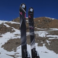 Dámske zjazdové lyže