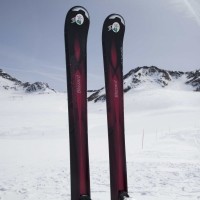 Dámske zjazdové lyže