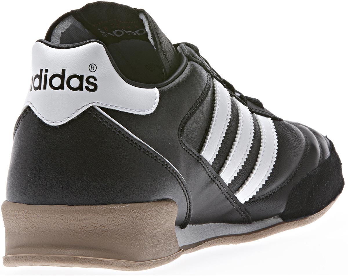 Мъжки обувки за спорт в зала