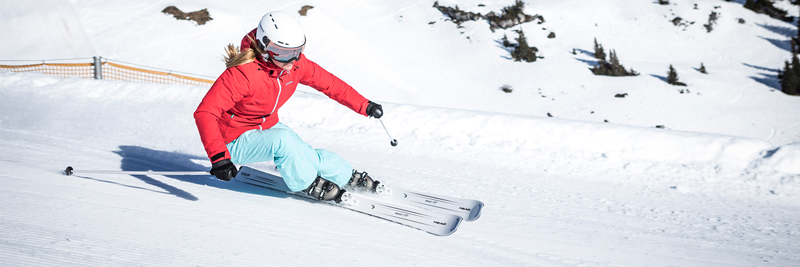Women’s downhill skis