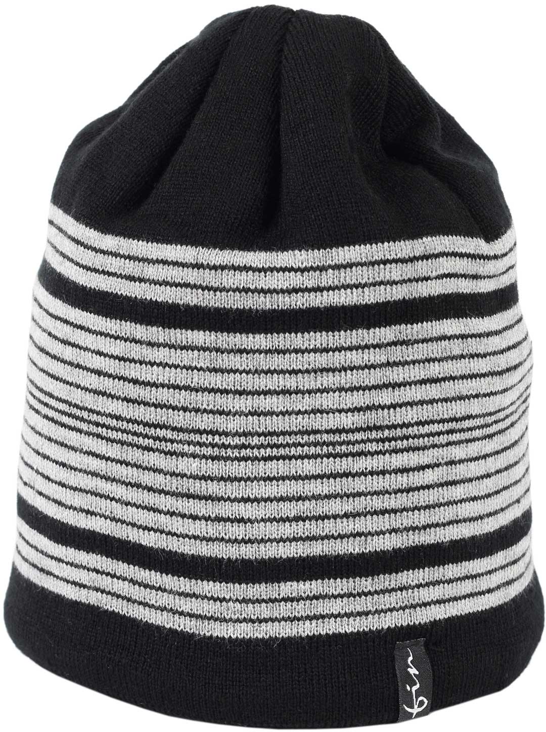 Зимна плетена  шапка