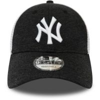 Men's club trucker hat