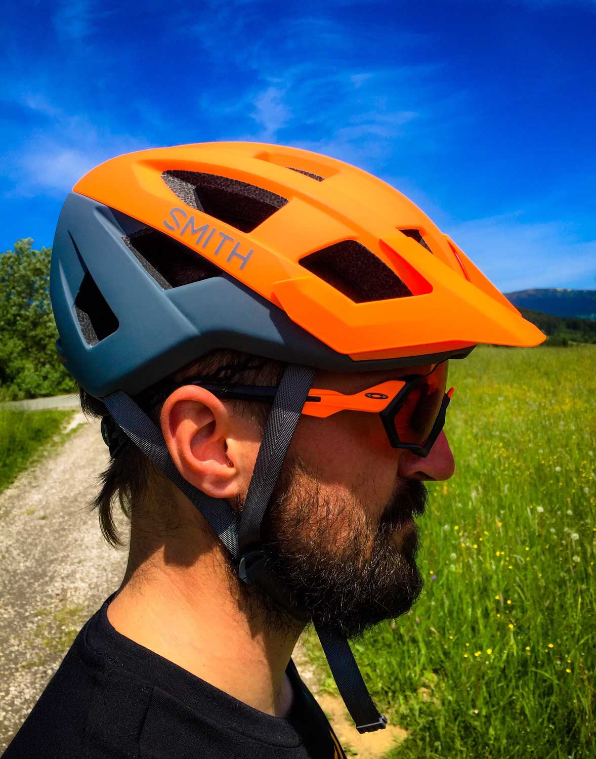 smith venture bike helmet